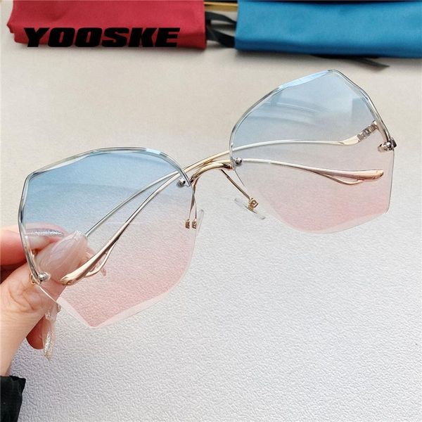 sunglasses yooske luxury rimless women 2021 gradient sun glasses ladies elegent curved frame unique design, White;black
sunglasses yooske luxury rimless women 2021 gradient sun glasses ladies elegent curved frame unique design, White;black