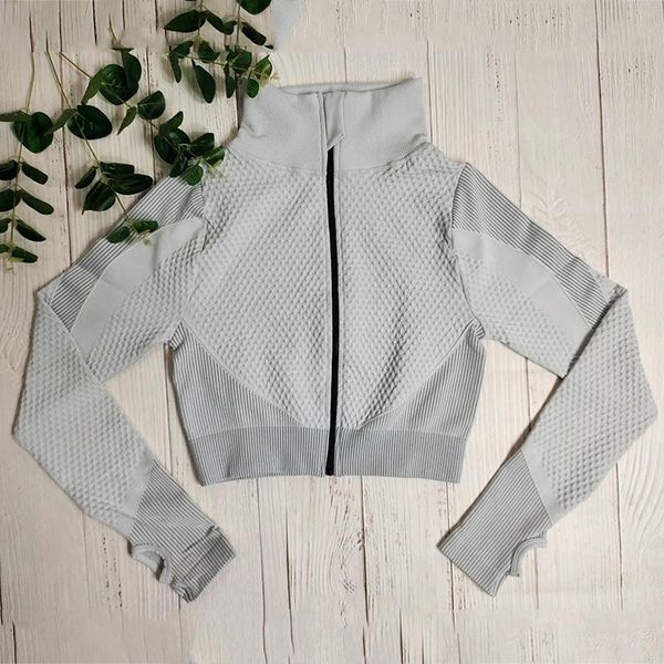 yoga outfits women seamless workout sport shirts slim fit long sleeve fitness coat crop bra with thumb holes gym sweatshirts, White;red
yoga outfits women seamless workout sport shirts slim fit long sleeve fitness coat crop bra with thumb holes gym sweatshirts, White;red