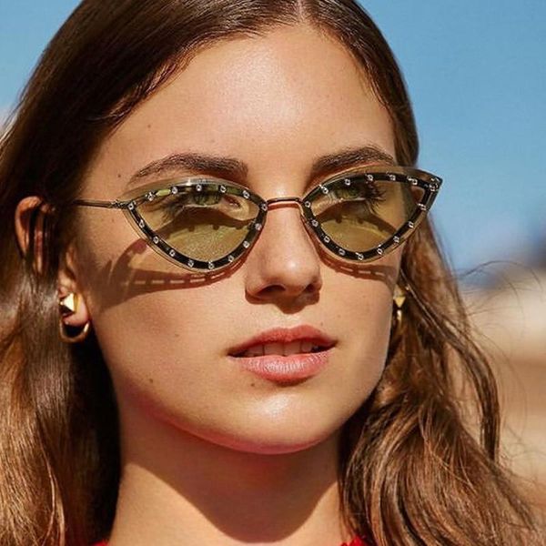 sunglasses fashion cat eye round triangle colorful ocean piece point diamond rimless women sun eyewear, White;black
sunglasses fashion cat eye round triangle colorful ocean piece point diamond rimless women sun eyewear, White;black