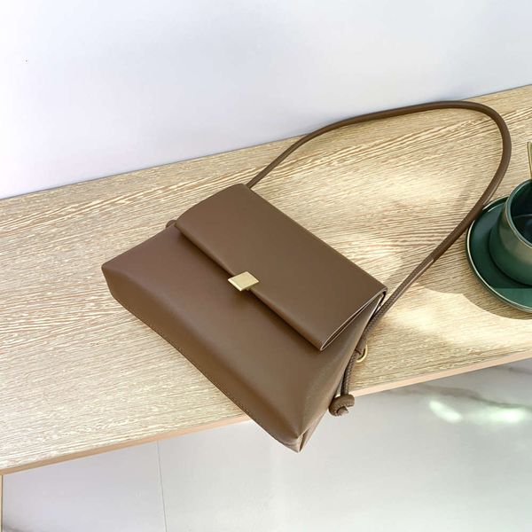 luxurys designers women 2021 new korean fashion underarm women's soft leather bag
luxurys designers women 2021 new korean fashion underarm women's soft leather bag