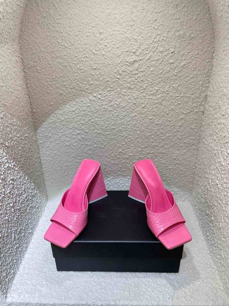 brand woman slipper sandals designer lady sandals summer fashion slide high heel slippers luxury casual shoes womens leather alphabet beach, Black
brand woman slipper sandals designer lady sandals summer fashion slide high heel slippers luxury casual shoes womens leather alphabet beach, Black