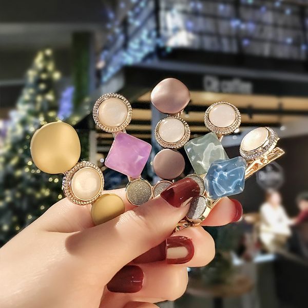version internet fresh candy color clip headdress hairpin elegant simple girl bangs shredded hair side clip hair accessories fashion des, Golden;white
version internet fresh candy color clip headdress hairpin elegant simple girl bangs shredded hair side clip hair accessories fashion des, Golden;white