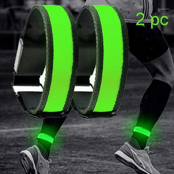 elbow & knee pads 2pcs led flashing wristbands adjustable running light sports glowing bracelets for runners joggers cyclists riding safety, Black;gray
elbow & knee pads 2pcs led flashing wristbands adjustable running light sports glowing bracelets for runners joggers cyclists riding safety, Black;gray