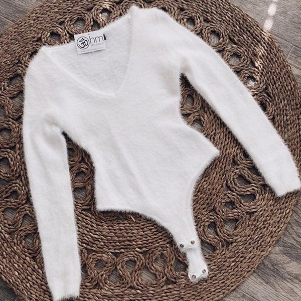 2021 autumn and winter jumpsuit new long sleeve solid color deep v neck playsuits women bodysuits plush slim body suit, Black;white
2021 autumn and winter jumpsuit new long sleeve solid color deep v neck playsuits women bodysuits plush slim body suit, Black;white