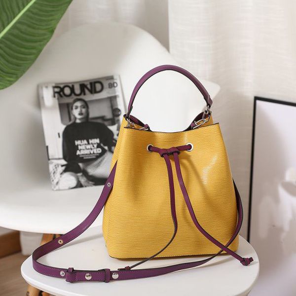 2021 shoulder bag genuine pu leather messenger bag female girl fashion simple portable casual bucket bag large capacity water ripple
2021 shoulder bag genuine pu leather messenger bag female girl fashion simple portable casual bucket bag large capacity water ripple