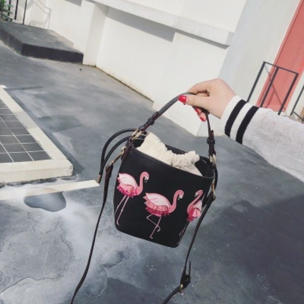 vgras flamingo style new design shoulder strap handhand hand niche bucket bag korean women's fairy shoulder messenger bag nbnti
vgras flamingo style new design shoulder strap handhand hand niche bucket bag korean women's fairy shoulder messenger bag nbnti