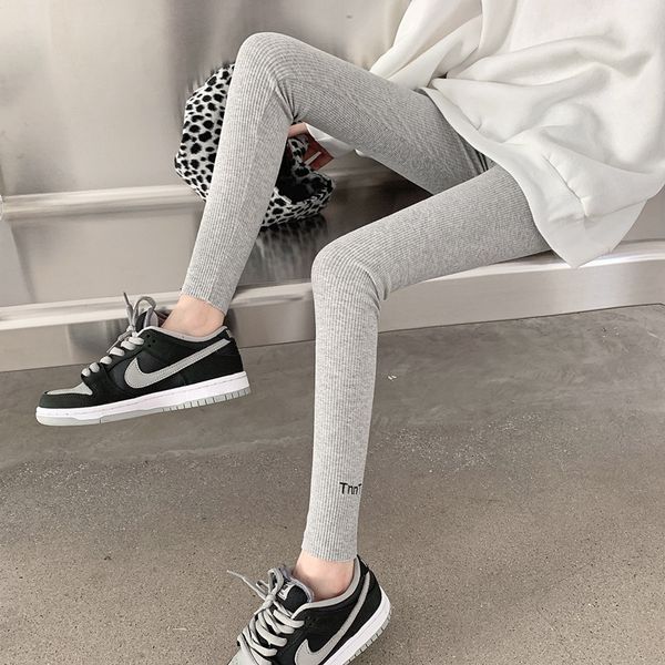 2020 autumn new versatile high waist thread tight with bottom pants slim and thickened capris for women
2020 autumn new versatile high waist thread tight with bottom pants slim and thickened capris for women