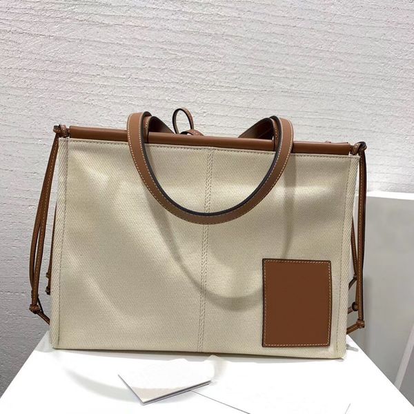 2019 new crossbody chest small versatile leather waist women's fashion bag
2019 new crossbody chest small versatile leather waist women's fashion bag