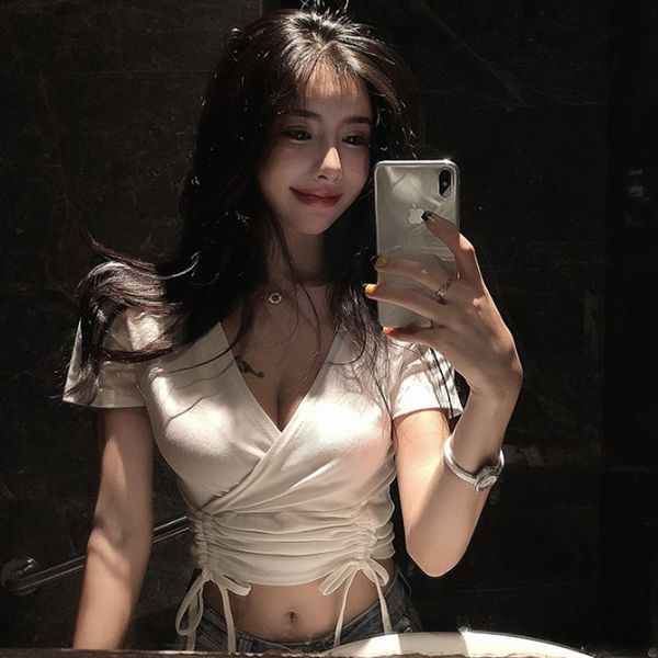 2020 summer new v-neck lace up drawstring slim fit sleeve bottomed shirt short versatile t-shirt for women
2020 summer new v-neck lace up drawstring slim fit sleeve bottomed shirt short versatile t-shirt for women