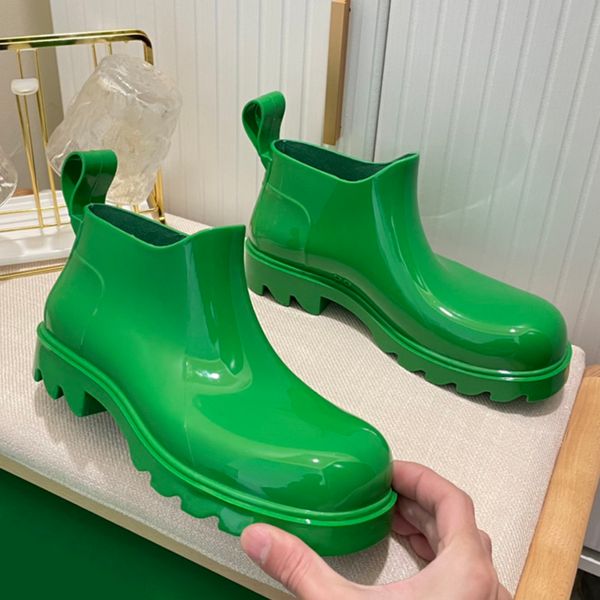 designer waterproof rubber ankle boots spring fashion couple rainboots non-dlip wave shape size 35-45, Black
designer waterproof rubber ankle boots spring fashion couple rainboots non-dlip wave shape size 35-45, Black