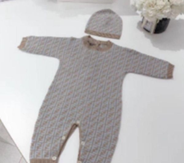 2021 new autumn and winter new children's clothing ff letters full print baby romper baby jumpsuit with hat and kids blanket, Blue
2021 new autumn and winter new children's clothing ff letters full print baby romper baby jumpsuit with hat and kids blanket, Blue