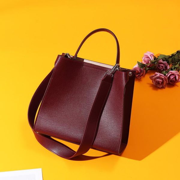 women's messenger bag genuine leather bag shoulder handbags small female designer real cow leather crossbody for women 2020
women's messenger bag genuine leather bag shoulder handbags small female designer real cow leather crossbody for women 2020