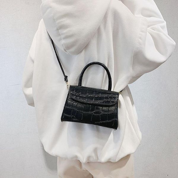 ladies shoulder bag retro portable women messenger bags small square bag solid color female simple leather bolsas feminina
ladies shoulder bag retro portable women messenger bags small square bag solid color female simple leather bolsas feminina