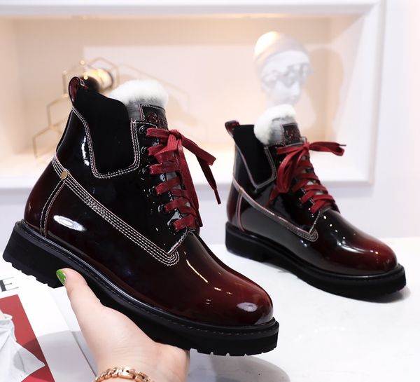 designer womens boots luxury black brown gradient suture patent leather lace-up with fluff low heel with box size 35-40
designer womens boots luxury black brown gradient suture patent leather lace-up with fluff low heel with box size 35-40