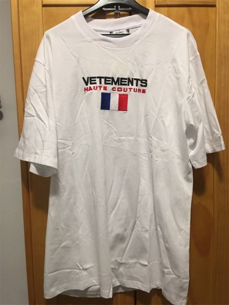 ss20 high street brand vetements t рубашки женщины мужчины лучшие качественные вышивка франция флаг хип-хоп топ тис футлины футболка, White;black
ss20 high street brand vetements t рубашки женщины мужчины лучшие качественные вышивка франция флаг хип-хоп топ тис футлины футболка, White;black