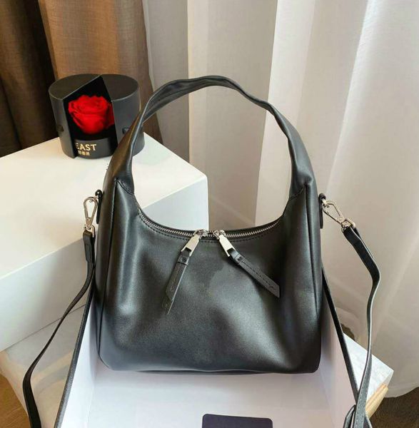 new women's designer's handbag hobos fashion crossbody shoulder medium size solid color pd20092411
new women's designer's handbag hobos fashion crossbody shoulder medium size solid color pd20092411