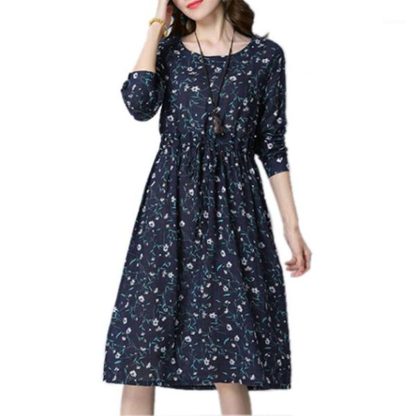 women long-sleeved piece of art floral cotton and linen large dress1, White;black
women long-sleeved piece of art floral cotton and linen large dress1, White;black