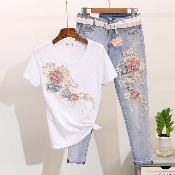 2020 women'sfashion high-end nail bead embroidery three-dimensional luxury flower short sleeve t-shirt + worn denim flared pants women, White
2020 women'sfashion high-end nail bead embroidery three-dimensional luxury flower short sleeve t-shirt + worn denim flared pants women, White