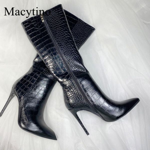 winter new black cowhide crocodile pattern high-heeled boots brown mid-tube boots full leather inside and outside women's 
winter new black cowhide crocodile pattern high-heeled boots brown mid-tube boots full leather inside and outside women's