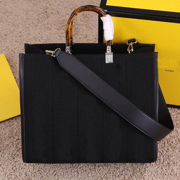 large capacity handbag tote bag women crossbody bags embroidered letters 3d texture double handle canvas tio quality lady shopping handbags
large capacity handbag tote bag women crossbody bags embroidered letters 3d texture double handle canvas tio quality lady shopping handbags