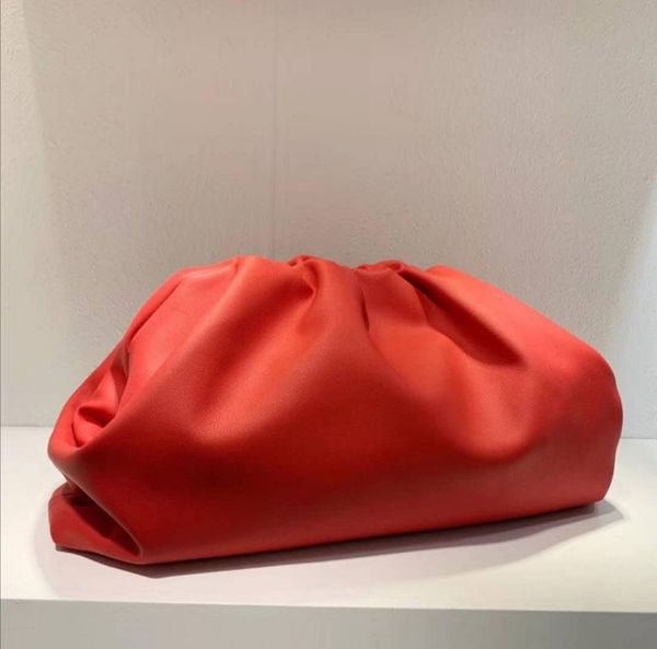 new quality genuine leather the pouch soft calfskin ladies large clutch bag hand fashion women cloud bag ing
new quality genuine leather the pouch soft calfskin ladies large clutch bag hand fashion women cloud bag ing