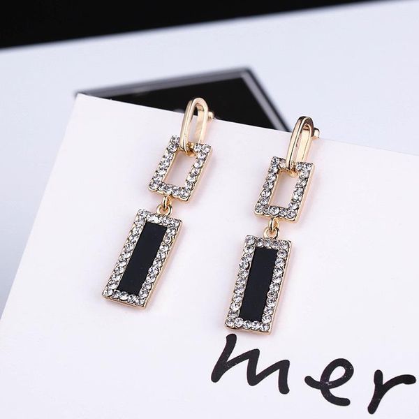 fashion diamond black and white with pattern ear stud geometry rectangular triangular chain man-made diamond earings, Golden;silver
fashion diamond black and white with pattern ear stud geometry rectangular triangular chain man-made diamond earings, Golden;silver
