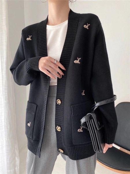 2020 new wool heavy industry exquisite fawn totem embroidery v-neck single-breasted cardigan loose and versatile jacket, White;black
2020 new wool heavy industry exquisite fawn totem embroidery v-neck single-breasted cardigan loose and versatile jacket, White;black