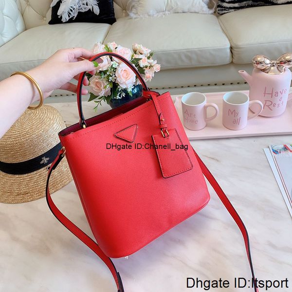 designer luxury handbags shoulder real leather totes women messenger bags crossbody purse 23cm bag
designer luxury handbags shoulder real leather totes women messenger bags crossbody purse 23cm bag