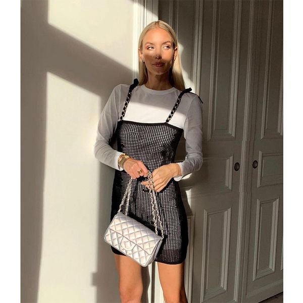 fashion summer short sleeve two pieces set mini dress women white long t-shirt with black hollow out knitted straps dresses
fashion summer short sleeve two pieces set mini dress women white long t-shirt with black hollow out knitted straps dresses