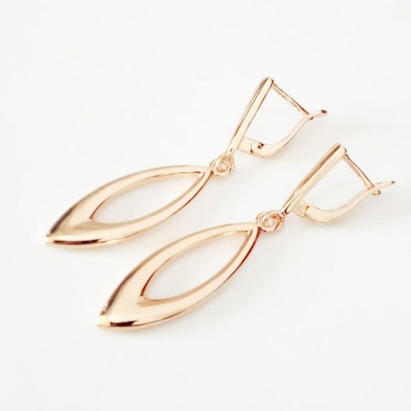 2020 new fashion earring trendy rose gold color earring oval brass women earrings simple long women drop earrings, Silver
2020 new fashion earring trendy rose gold color earring oval brass women earrings simple long women drop earrings, Silver