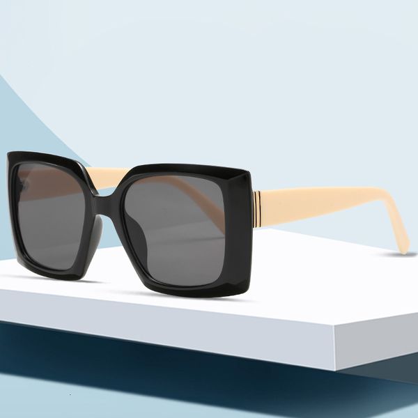 new fashion women's sunglasses 8696 modern classic sunglasses trend versatile sunglasses designer aws, White;black
new fashion women's sunglasses 8696 modern classic sunglasses trend versatile sunglasses designer aws, White;black