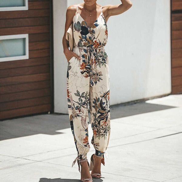 summer holiday casual sleeveless jumpsuits fashion ladies boho floral bodysuit loose long pant trousers overalls for women, Black;white
summer holiday casual sleeveless jumpsuits fashion ladies boho floral bodysuit loose long pant trousers overalls for women, Black;white