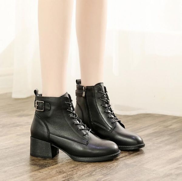 2020 autumn and winter new first layer cowhide boots round toe women's boots thick heel mid heel casual short boots, Black
2020 autumn and winter new first layer cowhide boots round toe women's boots thick heel mid heel casual short boots, Black