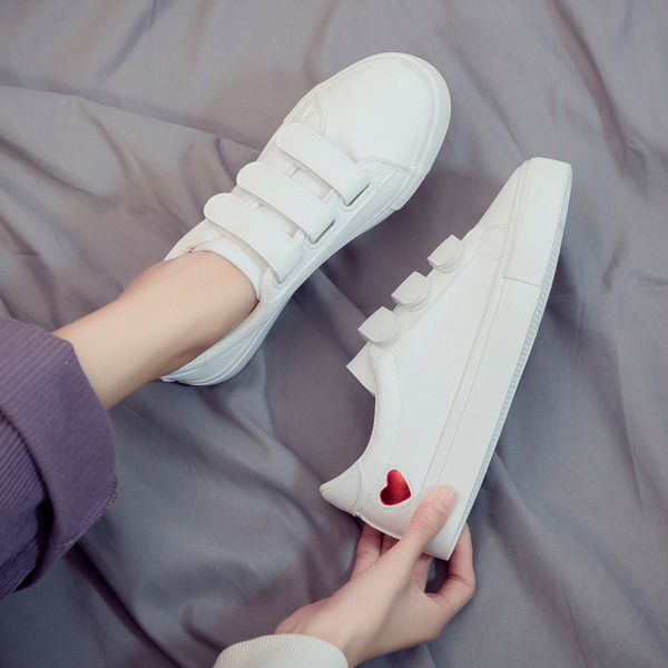 women sneakers leather shoes spring trend casual flats sneakers female new fashion comfort cute heart vulcanized platform shoes 1020, Black;white
women sneakers leather shoes spring trend casual flats sneakers female new fashion comfort cute heart vulcanized platform shoes 1020, Black;white