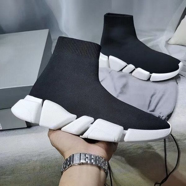 2021 graffiti knited sock shoes men women lazy sneakers speedtrainer speed trainer triple black white blue breathable light flat boots 36-45, White;red
2021 graffiti knited sock shoes men women lazy sneakers speedtrainer speed trainer triple black white blue breathable light flat boots 36-45, White;red
