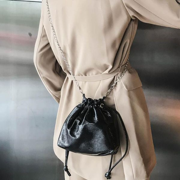 bucket bag drawstring pocket wild diagonal bag shoulder shiny patent leather bundle pocket bolsa feminina hw
bucket bag drawstring pocket wild diagonal bag shoulder shiny patent leather bundle pocket bolsa feminina hw