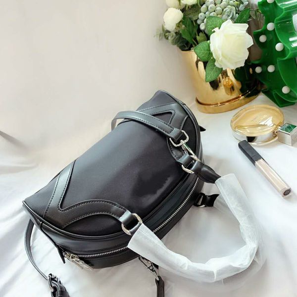women's designer's handbags crossbody bags shoulder shell bags fashion style with pockets small size pd20093004
women's designer's handbags crossbody bags shoulder shell bags fashion style with pockets small size pd20093004