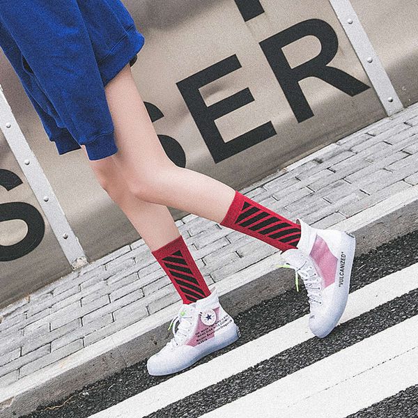 women's autumn and winter new street sports hip hop socks diagonal stripe student's original sufeng all cotton middle tube chao br, Black;white
women's autumn and winter new street sports hip hop socks diagonal stripe student's original sufeng all cotton middle tube chao br, Black;white