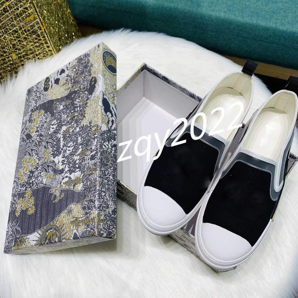 2020 classic couple shoes latest technology embroidery canvas boy 1.1 l ms ms low - low canvas shoes for sports shoes, Black;red
2020 classic couple shoes latest technology embroidery canvas boy 1.1 l ms ms low - low canvas shoes for sports shoes, Black;red