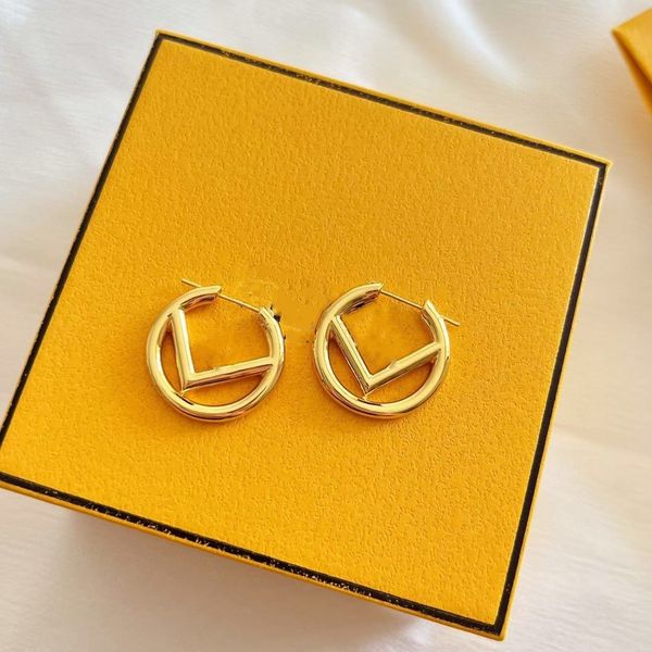 2022 european and american letters dangle & chandelier simple temperament 925 silver needle earrings female fast delivery
2022 european and american letters dangle & chandelier simple temperament 925 silver needle earrings female fast delivery