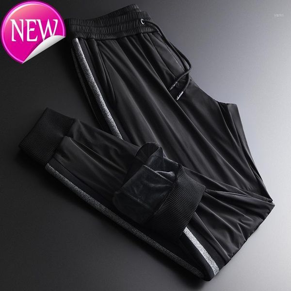 pants, black velvet men with elastic band and side ribbon, autumn and winter, pants1
pants, black velvet men with elastic band and side ribbon, autumn and winter, pants1