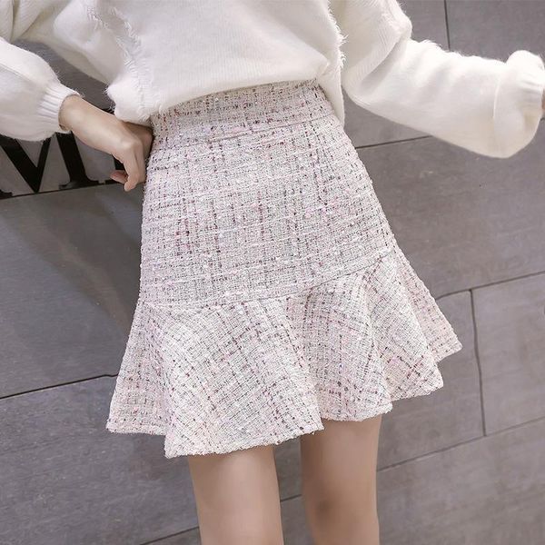 new korean of high waist tweed skirt with button wool half-length black skirt autumn winter 2019
new korean of high waist tweed skirt with button wool half-length black skirt autumn winter 2019