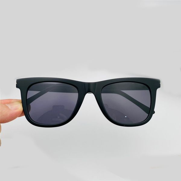 336 men women sunglasses fashionable and popular retro style round high-grade sheet frame anti-ultraviolet lens frame box, White;black
336 men women sunglasses fashionable and popular retro style round high-grade sheet frame anti-ultraviolet lens frame box, White;black
