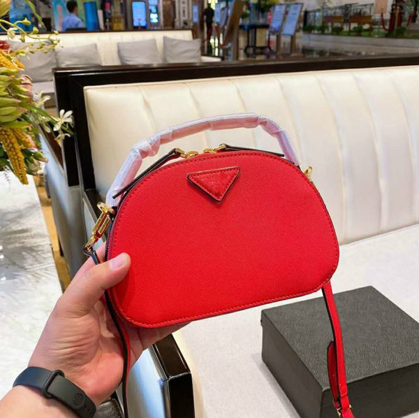 women's designer's handbag crossbody shoulder bags fashion cowhide small size circular saddles pd20092309
women's designer's handbag crossbody shoulder bags fashion cowhide small size circular saddles pd20092309