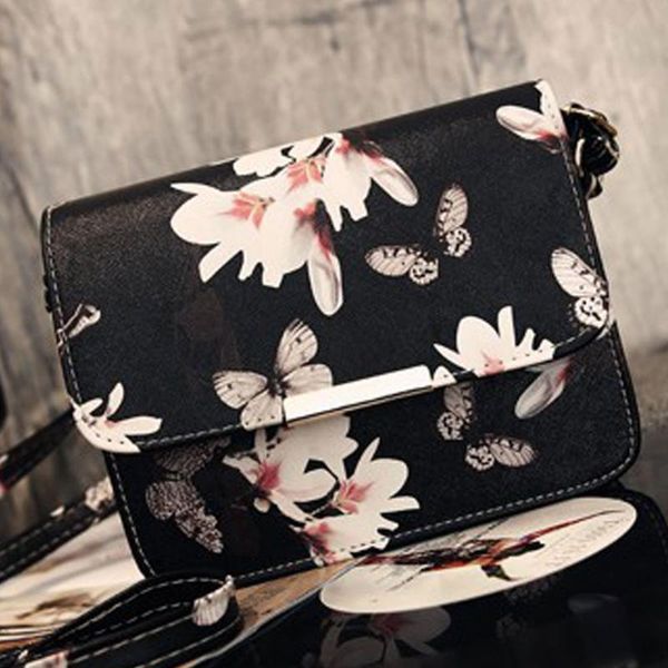women portable accessories retro artificial leather soft ladies zipper closure travel floral shoulder bag
women portable accessories retro artificial leather soft ladies zipper closure travel floral shoulder bag