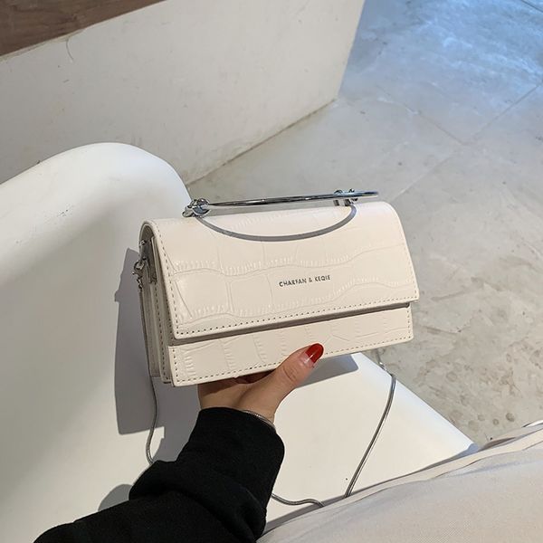 2020 осень нового небольшого узора стиля крокодила западной корейская квадратный baghandbag небольшая площадь bagstyle текстура рука кроссбо 
2020 осень нового небольшого узора стиля крокодила западной корейская квадратный baghandbag небольшая площадь bagstyle текстура рука кроссбо