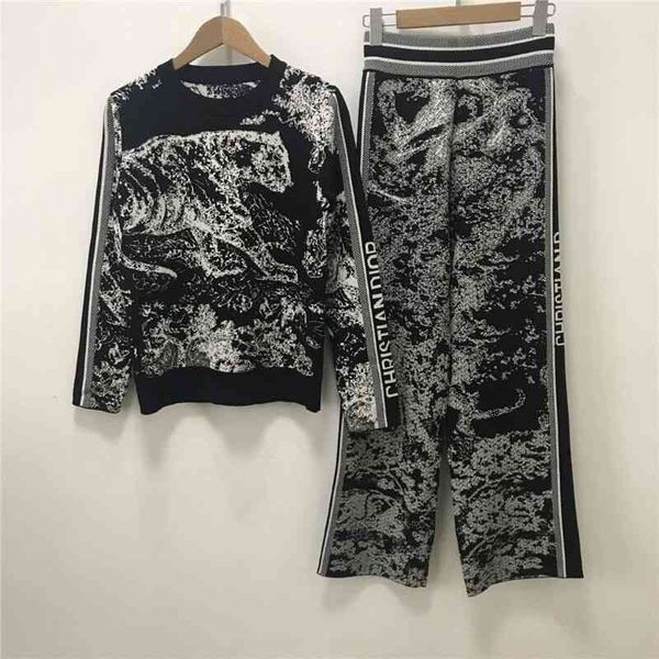 early autumn new animal jacquard long sleeve wool pullover casual straight tube wide leg pants set women clothing 60% off, Gray
early autumn new animal jacquard long sleeve wool pullover casual straight tube wide leg pants set women clothing 60% off, Gray