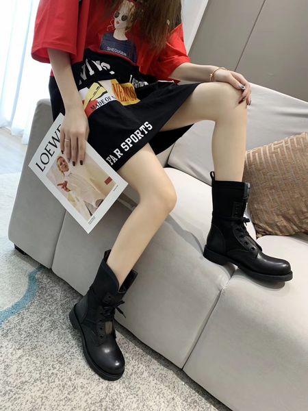designer camping boots fashion luxury medium boots womens autumn and winter low heel splicing round head lace up original box, Black
designer camping boots fashion luxury medium boots womens autumn and winter low heel splicing round head lace up original box, Black