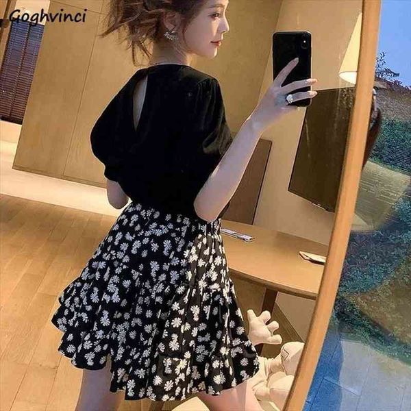 women sets large size 3xl o-neck floral printed t-shirt mini ruffles skirt elegant hole designer slim stylish summer holiday, Gray
women sets large size 3xl o-neck floral printed t-shirt mini ruffles skirt elegant hole designer slim stylish summer holiday, Gray
