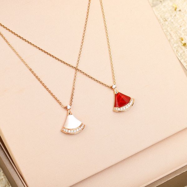 s925 silver pendant necklace with white shell and red agate sparkly diamond for women wedding jewelry gift have box stamp ps7308
s925 silver pendant necklace with white shell and red agate sparkly diamond for women wedding jewelry gift have box stamp ps7308